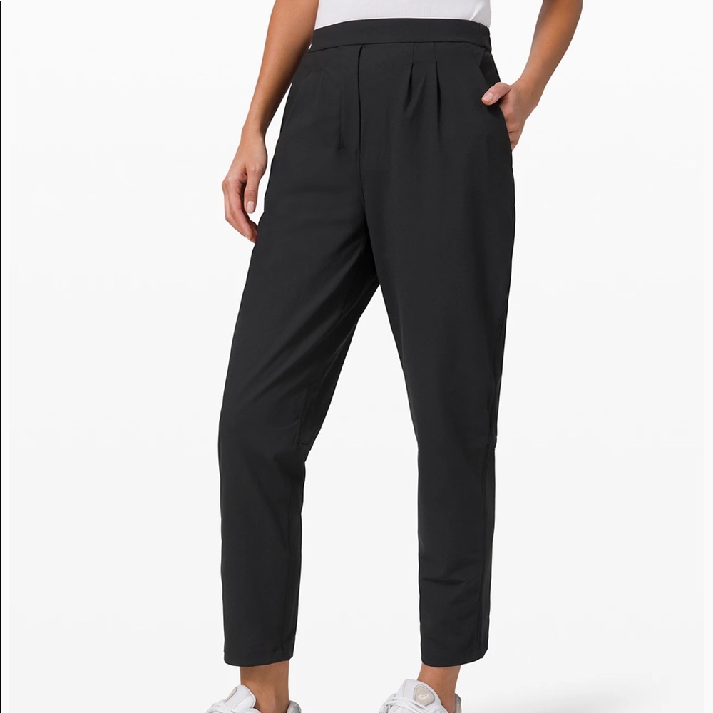 New with tags - Lululemon Trouser pants - size 8